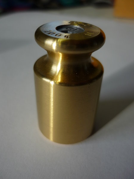 Datei:Knopfgewicht EU-OIML Form.jpg